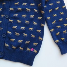 Paradox Megalopolis Mainstream Someone vest Paarden donkerblauw goud - PaRit kinderkleding- online kleding voor jongens en meisjes Paradox Megalopolis Mainstream Someone vest Paarden donkerblauw goud - PaRit kinderkleding- online kleding voor jongens en meisjes
