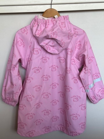 H&M Hello Kitty regenjas maat 110/116 achterkant