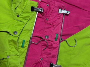 Benetton roze en groene broek detail 2