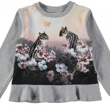 Molo shirt amongst treetops