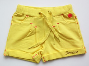 Someone korte broek geel a