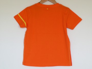 Someone oranje shirt 3